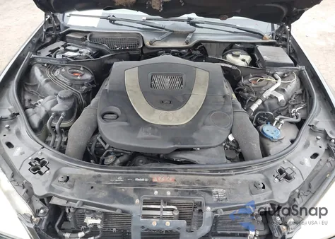 2008 Mercedes-Benz S 550 4Matic z USA, uszkodzony, nr VIN WDDNG86X08A220013